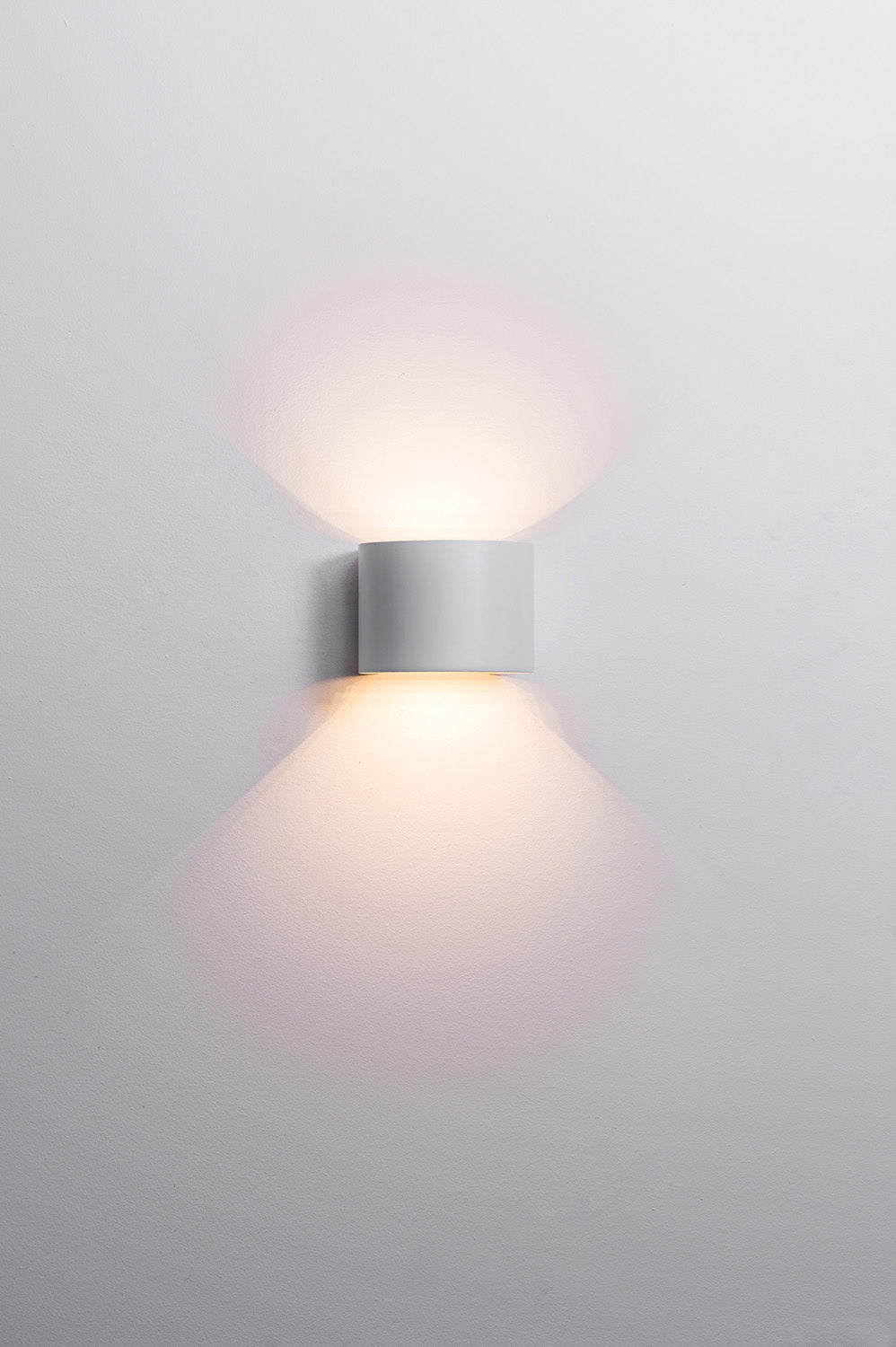 Rounded Outdoor LED Up/Down Wall Light Change Angle Of Light in Black or White Havit Lighting - HV3658T-XXX-RND - Mases LightingHavit Lighting