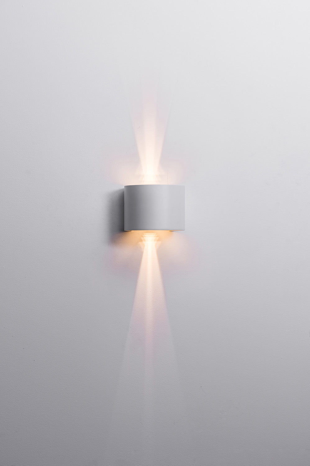 Rounded Outdoor LED Up/Down Wall Light Change Angle Of Light in Black or White Havit Lighting - HV3658T-XXX-RND - Mases LightingHavit Lighting