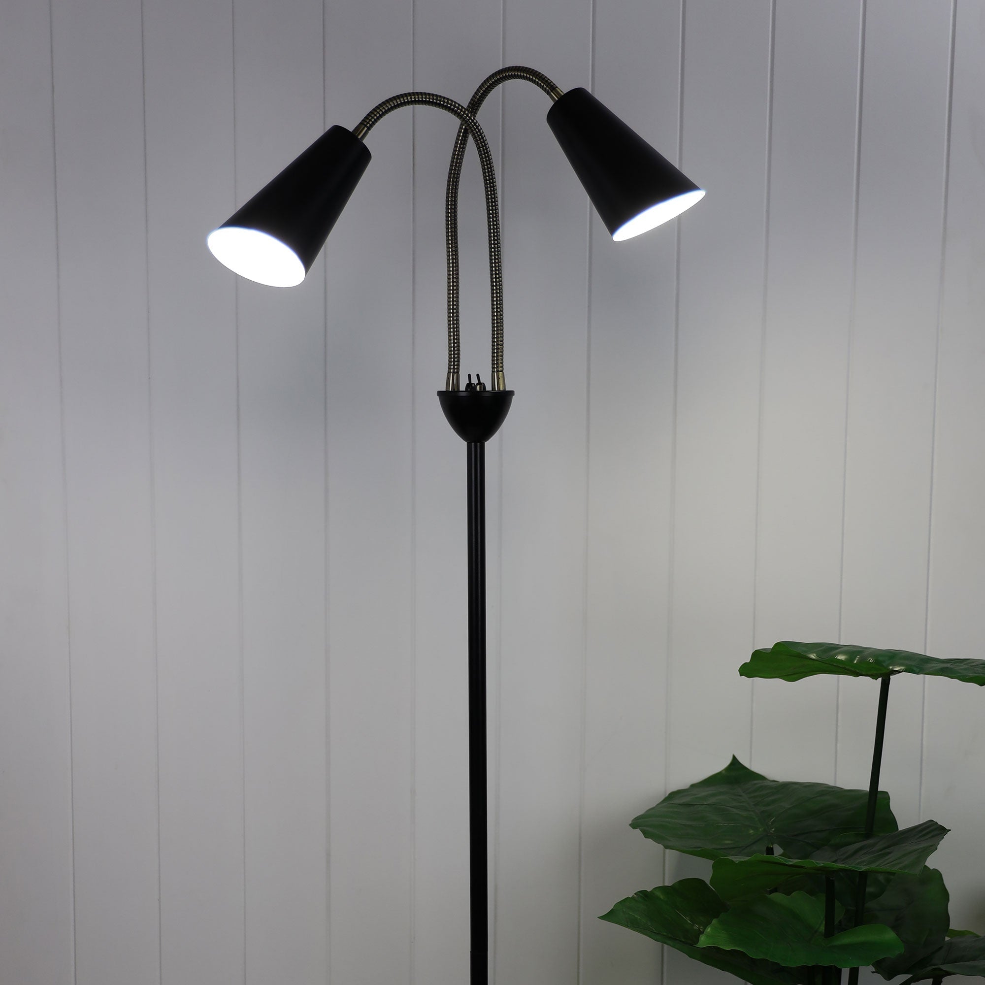 Walt 2 Light Floor Lamp Black & Antique Brass - SL98812AB - Mases LightingOriel Lighting