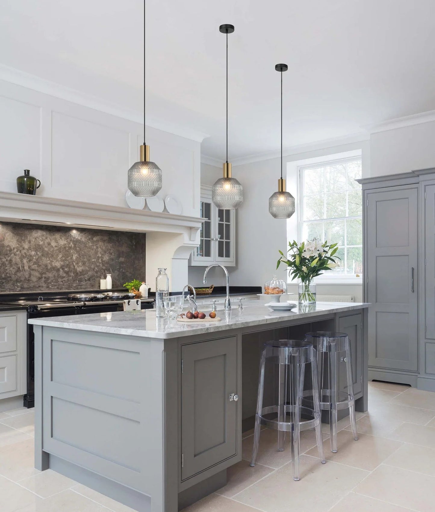 CLA MARACA: Interior Glass Jar With Quadrilateral Segment Pendant Lights - Mases LightingCLA