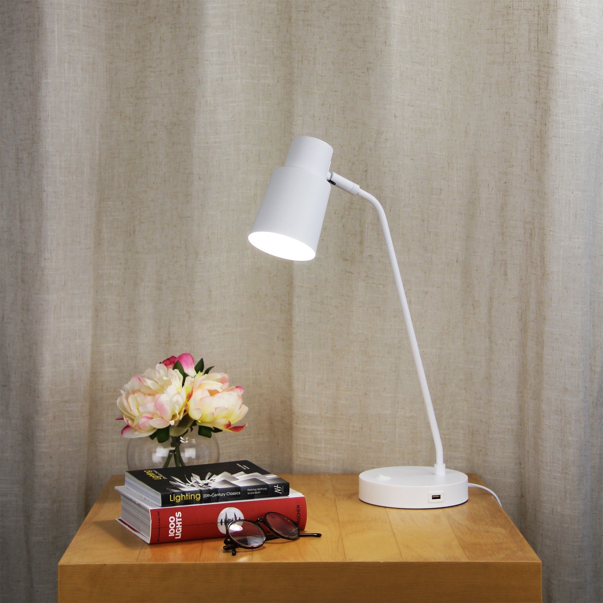 Rik Desk Lamp With USB White - Mases LightingOriel Lighting