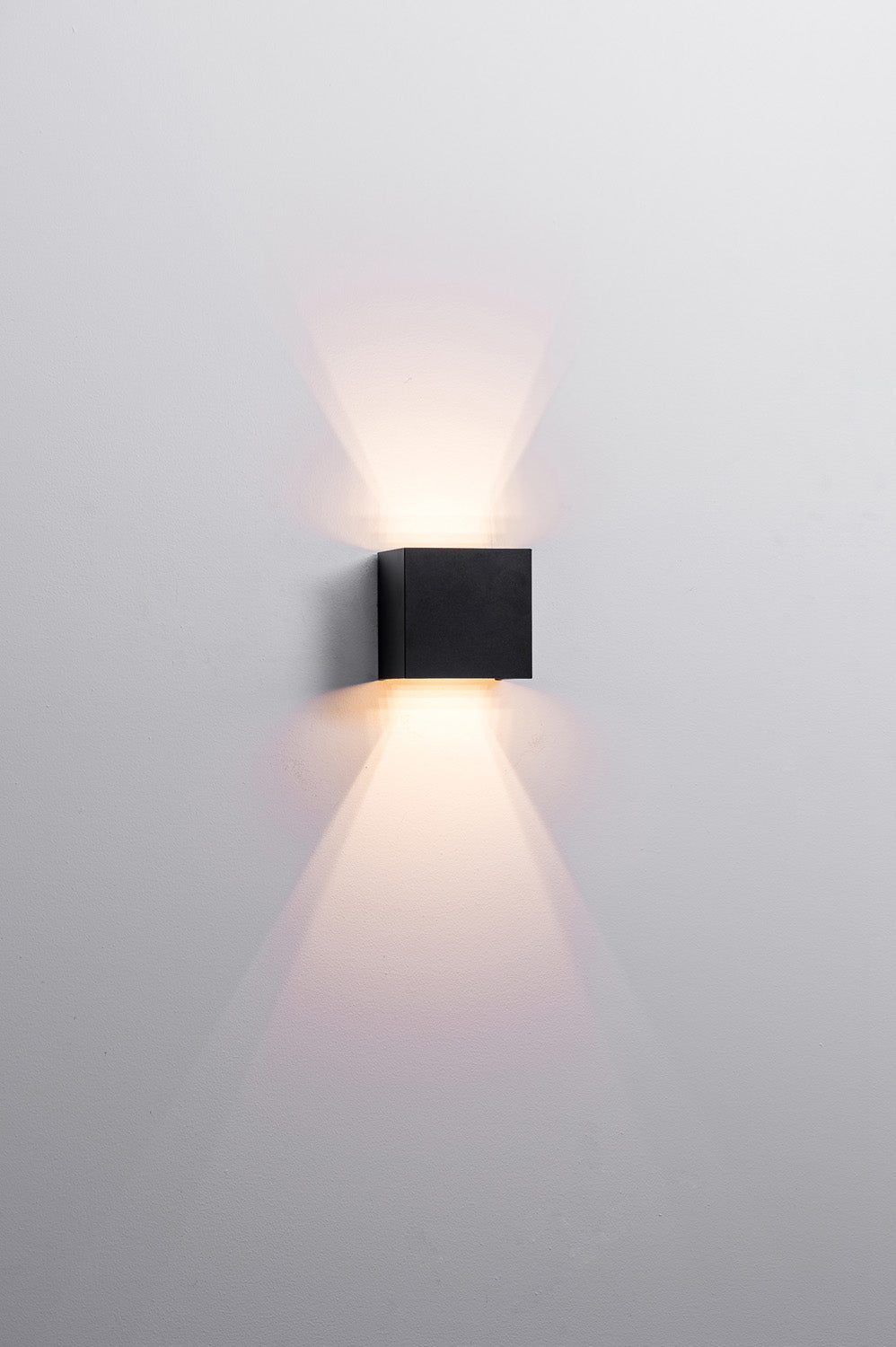 Rounded Outdoor LED Up/Down Wall Light Change Angle Of Light in Black or White Havit Lighting - HV3658T-XXX-RND - Mases LightingHavit Lighting