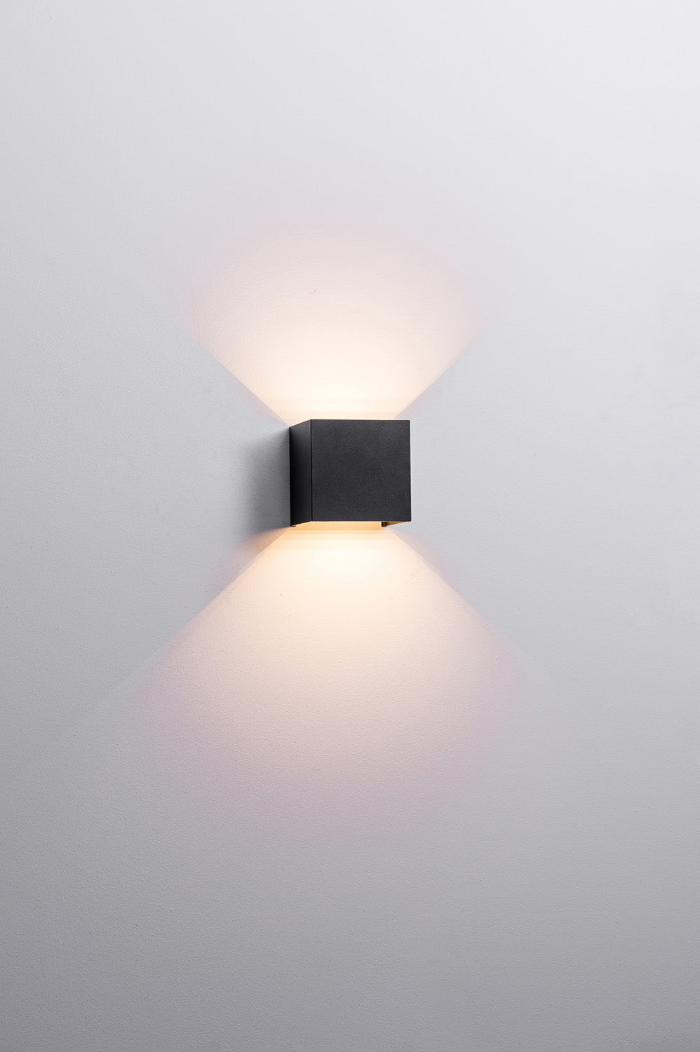 Rounded Outdoor LED Up/Down Wall Light Change Angle Of Light in Black or White Havit Lighting - HV3658T-XXX-RND - Mases LightingHavit Lighting