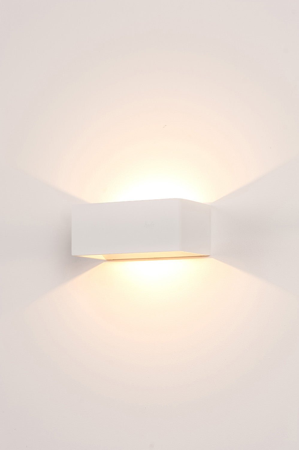 Up & Down LED Wall Light 9w in Black Or White Havit Lighting - HV3665T - Mases LightingHavit Lighting